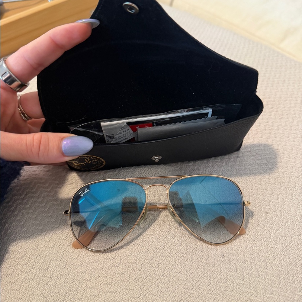 Ray-Ban Gold Aviator Sunglasses with Blue Lenses - Picture 2 of 4